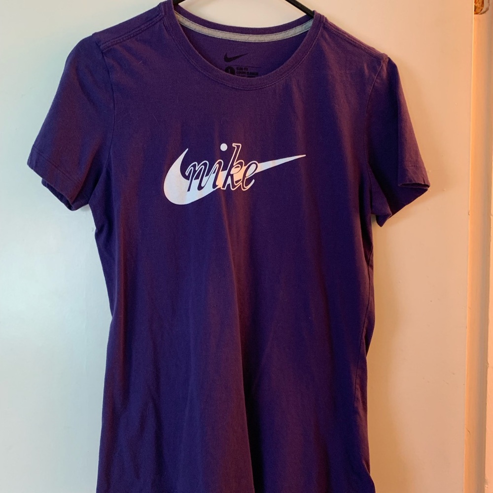 NIKE ☑️